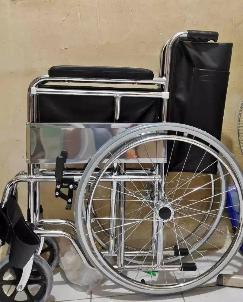 Kursi Roda untuk Manula maupun muda