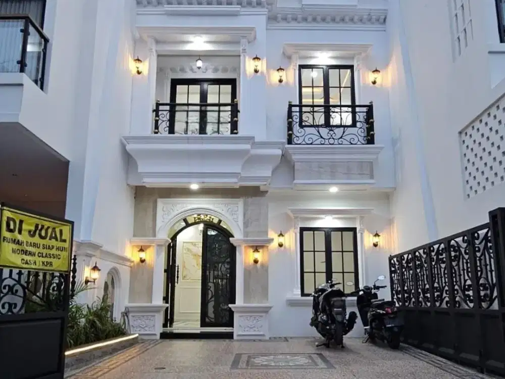 RUMAH BARU 3 LANTAI DEKAT LAPANGAN GOLF di JAGAKARSA JAKARTA SELATAN