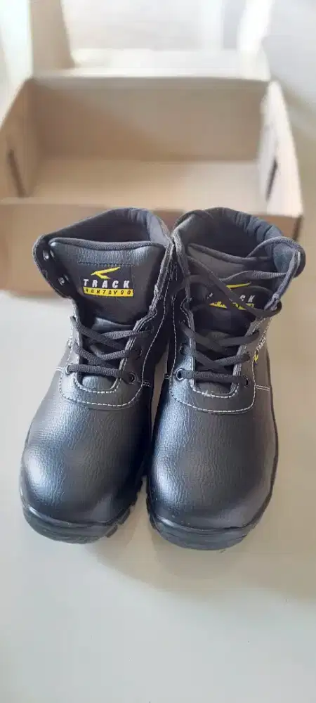 Safety Shoes Track Rantayoo