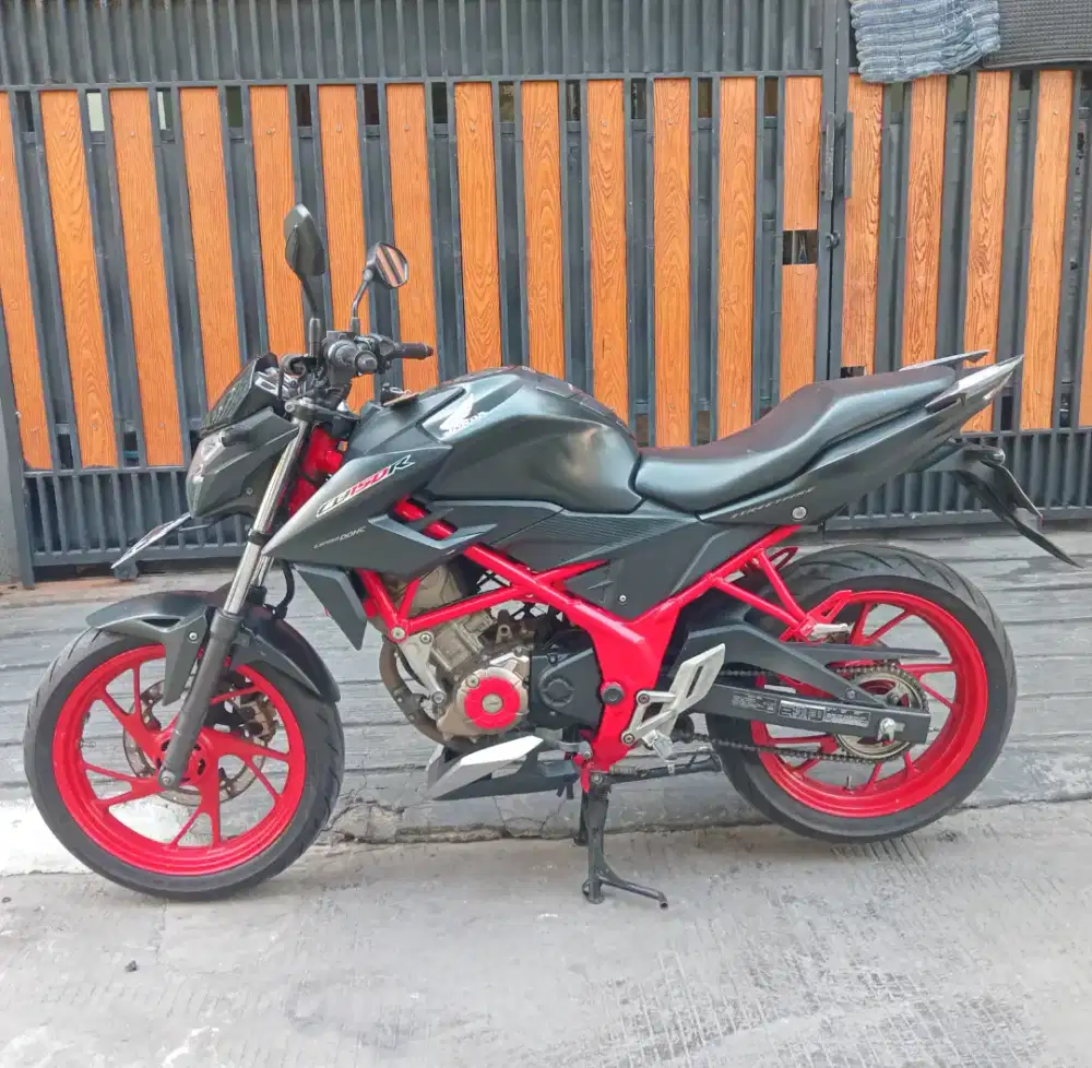 Honda cb 150 streetfire