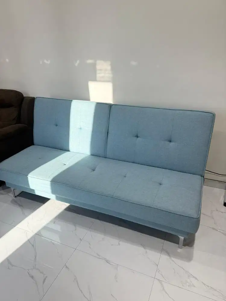 Sofa bed biru kondisi luar biasa