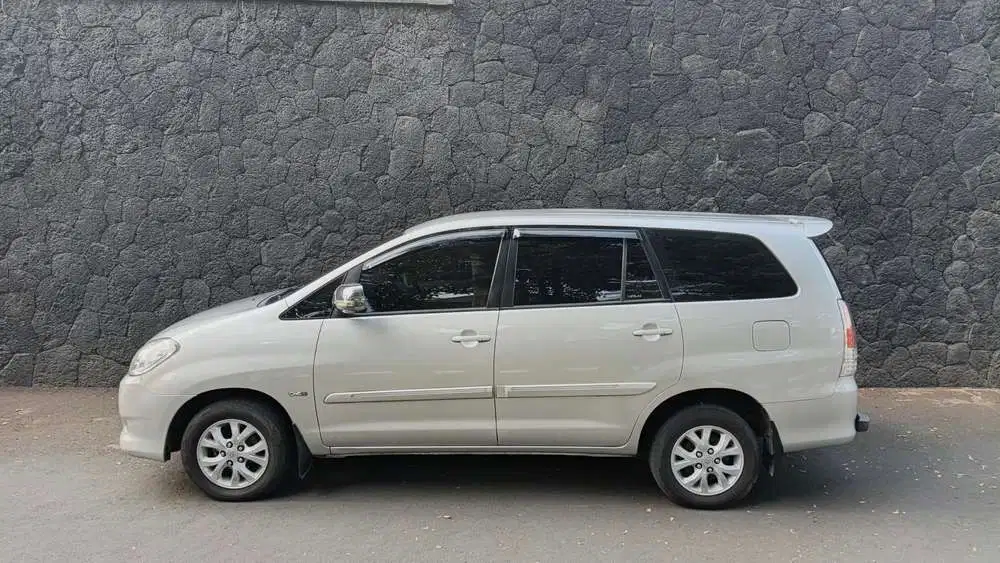 Toyota Kijang Innova 2010 Diesel