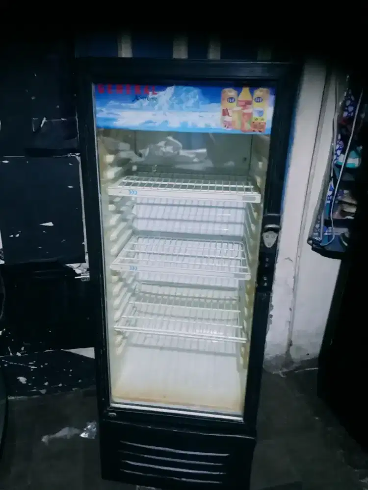 Jual showcase merk GENERAL mesin ori dingin merata bisa di antar