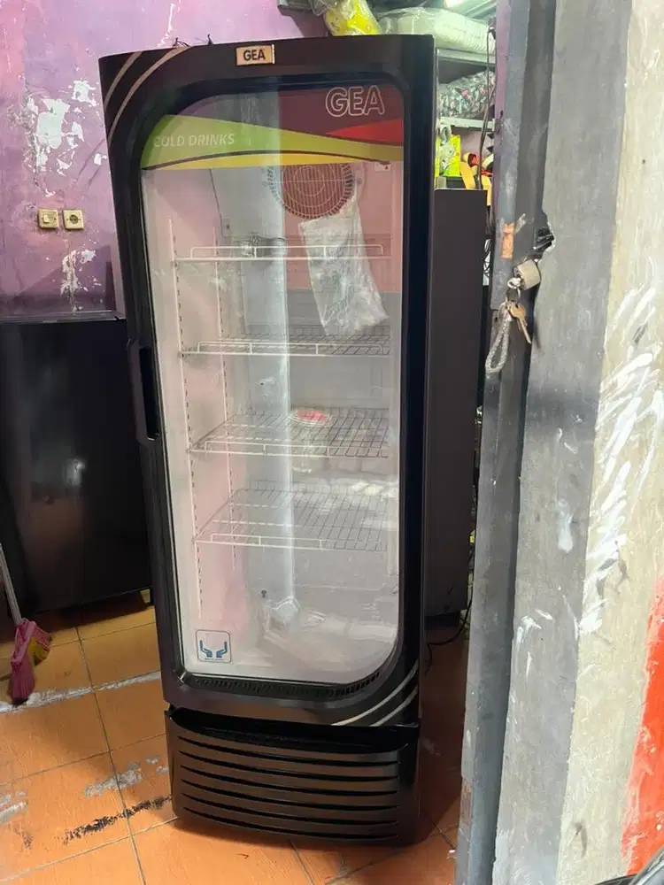 Showcase Gea 4 Rak