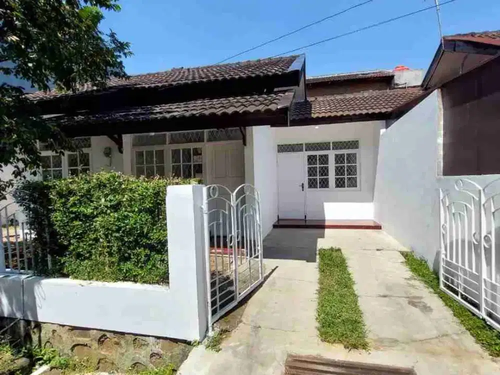 DISEWAKAN CEPAT RUMAH STRATEGIS DI DEKAT SPORT JABAR ARCAMANIK BANDUNG