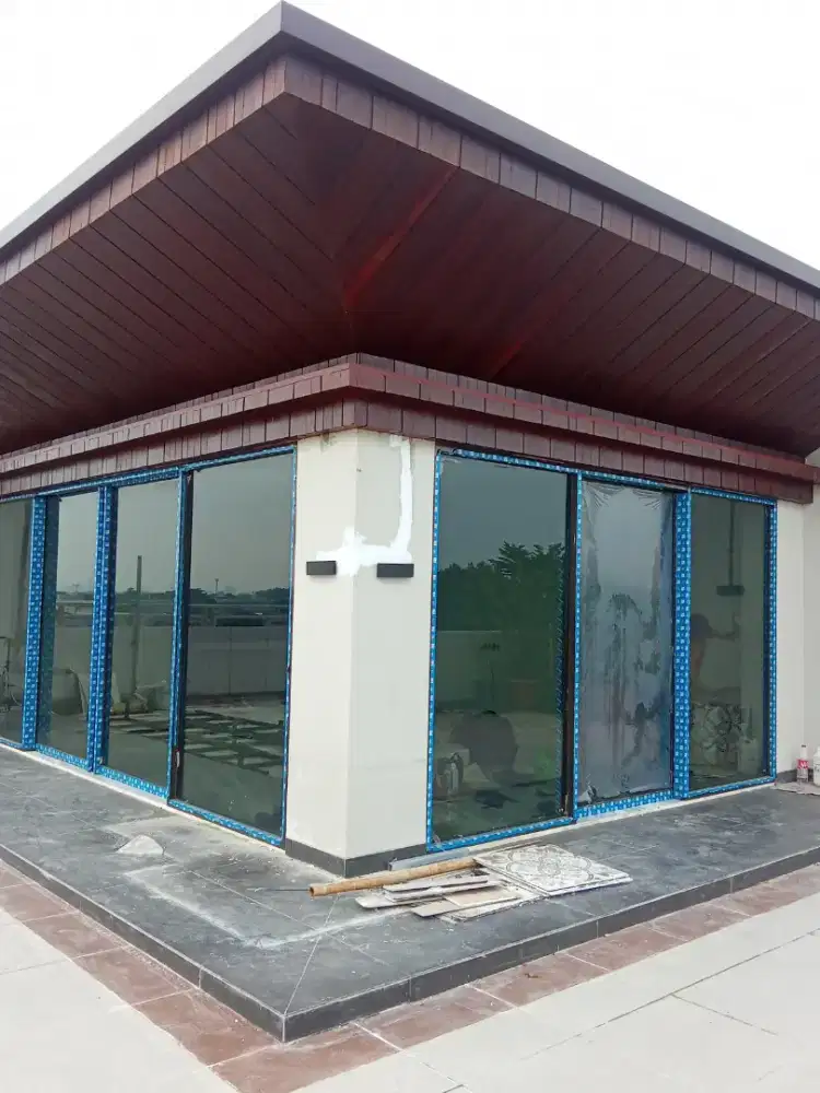 Jasa pasang sticker kaca film rumah