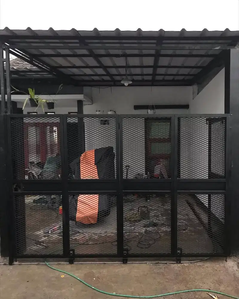Pintu pagar expanded