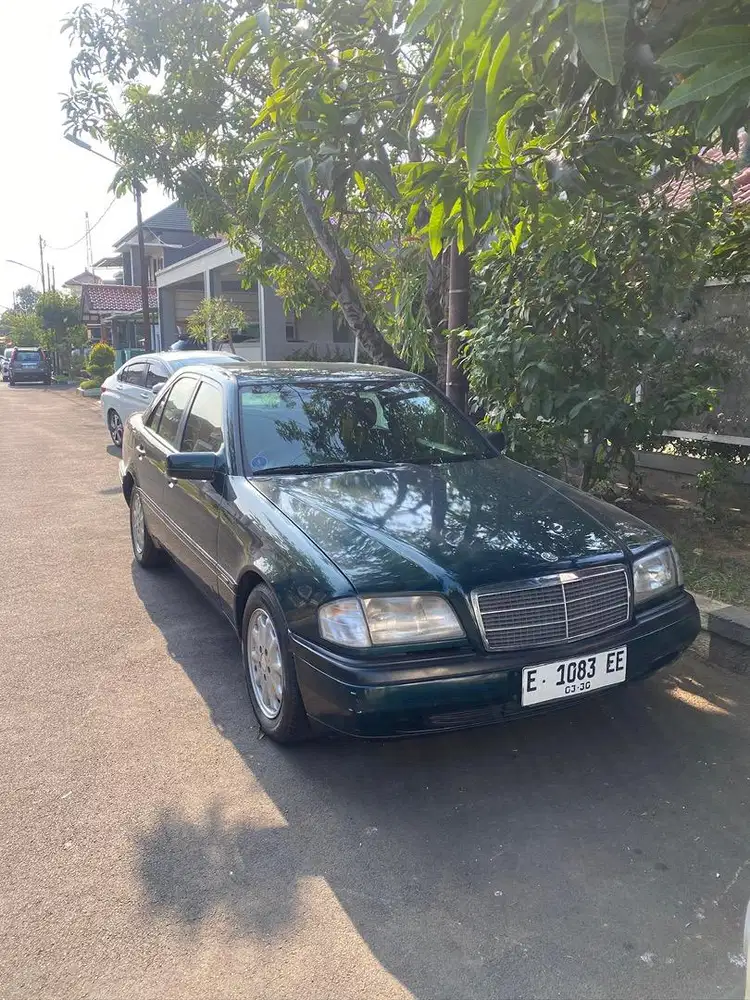 Mercy C200 1997 MT