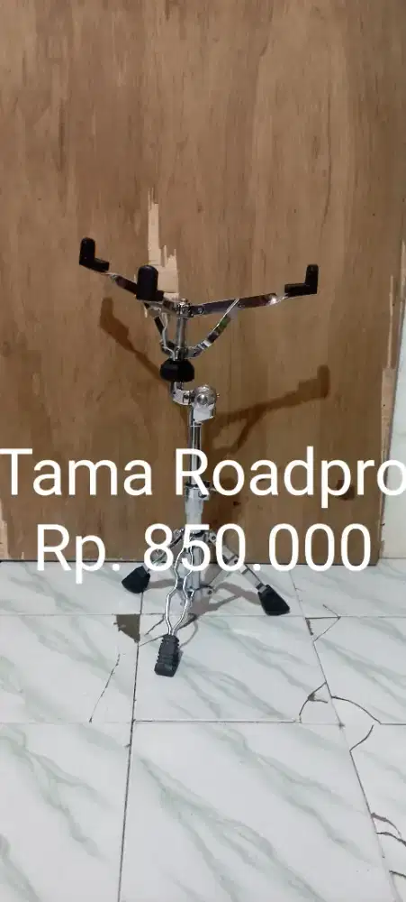 Stand snare dan stand hit-hat, harga sdh tercantum