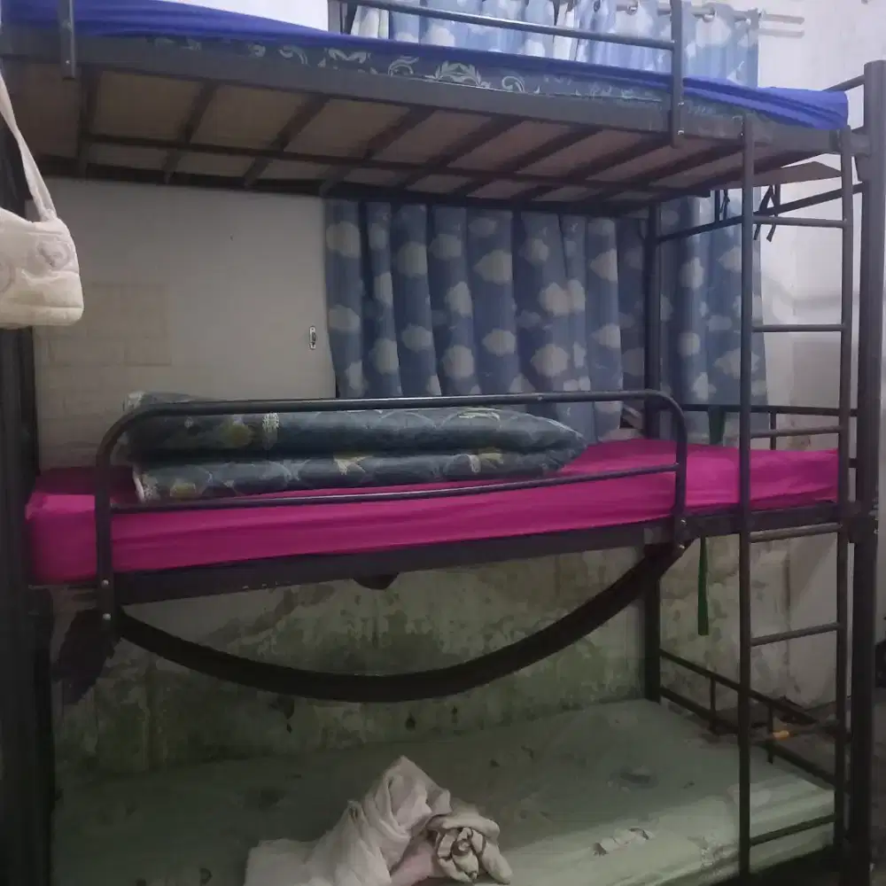 Tempat tidur 3 tingkat
