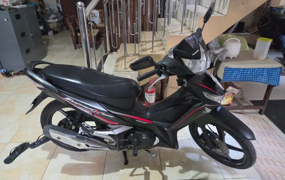 Supra 125 cw fi hitam 2017 nyezz mulus  gbm