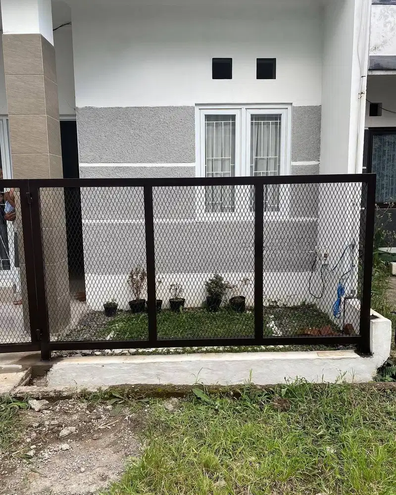 Pintu pagar besi hollow minimalis expanded