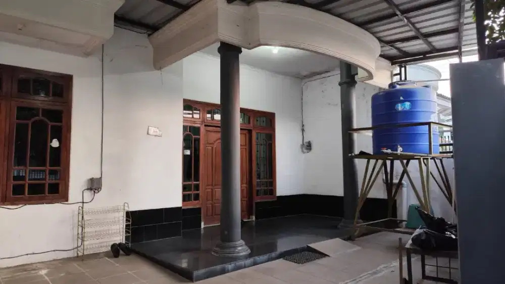 Dijual tanah beserta bangunan rumah tinggal