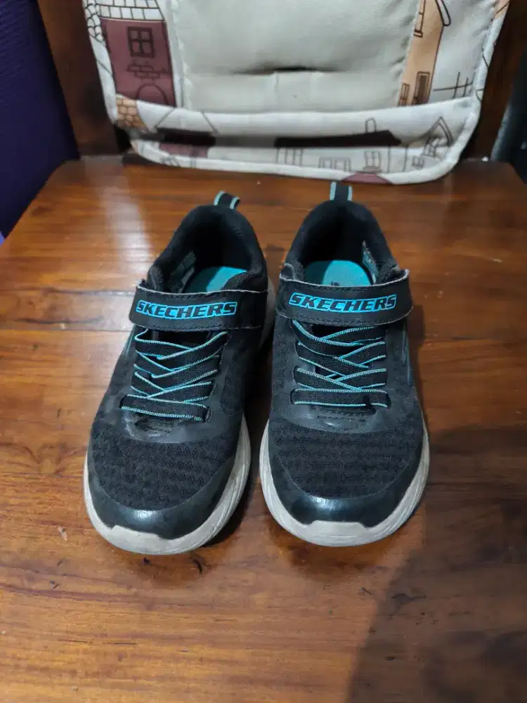 Sepatu anak second