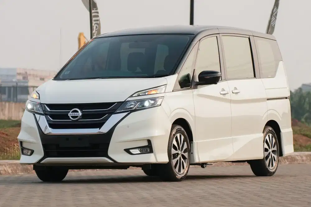 Nissan Serena HWS 2.0 AT 2019