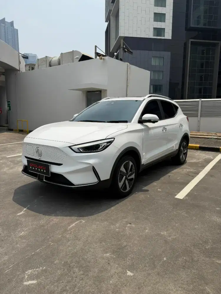 [LIKE NEW] MG ZS EV 2025 PUTIH KM LOW PRISTINE CONDITION