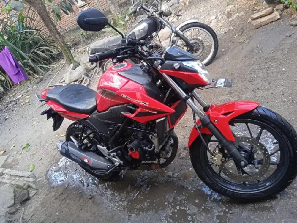 Honda CB150R 2015