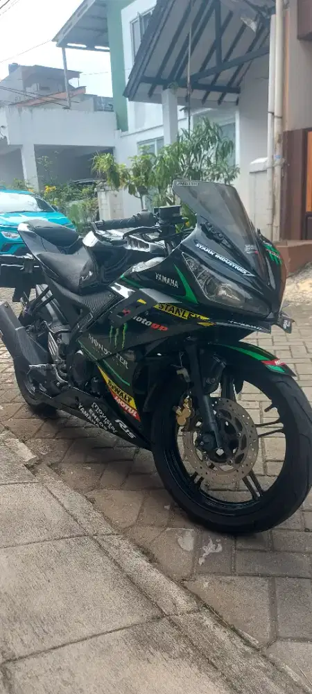 Yamaha R15 V2 2016