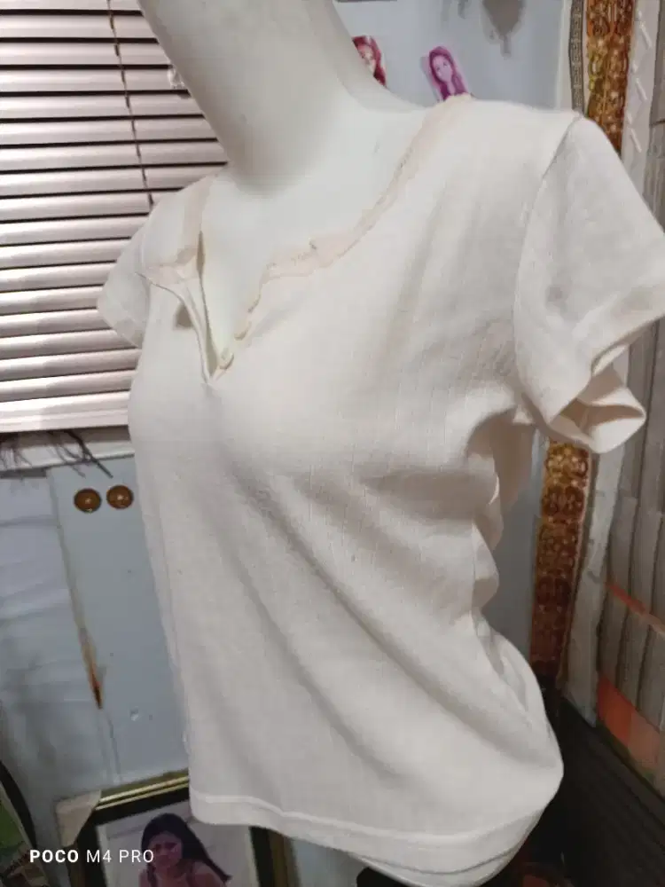 Kaos Atasan putih