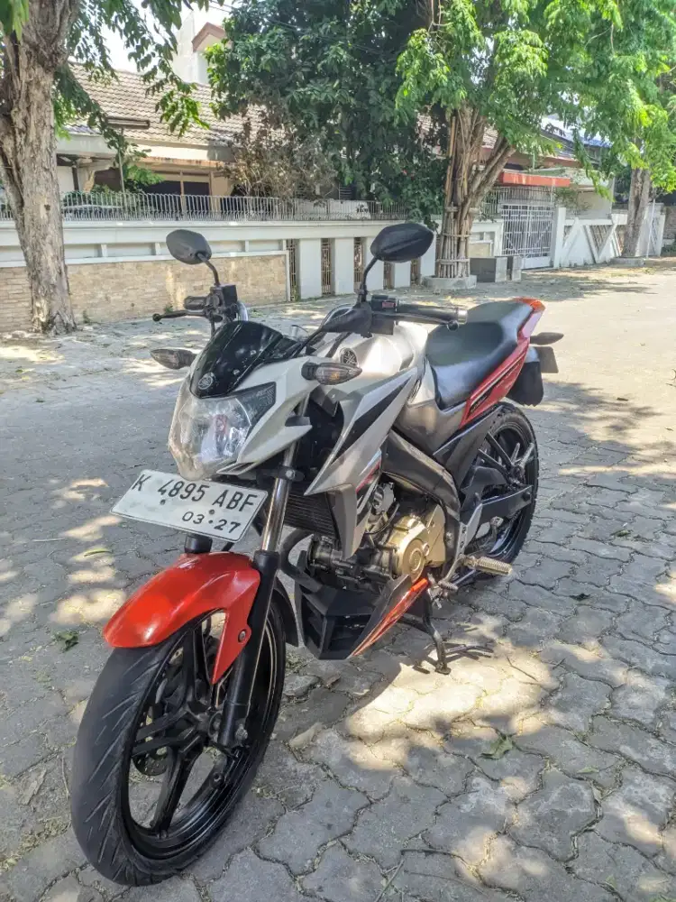 Vixion New Advance 2016 Putih Merah Plat K Jepara