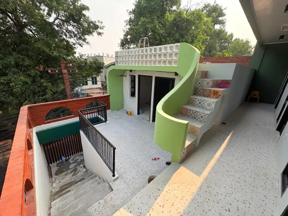 Kost kostan AC , co working space dkt LRT rambutan ciracas pinggir jln