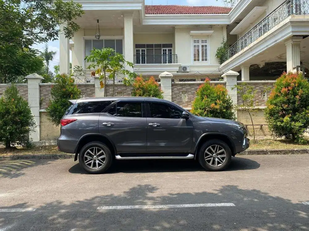 Toyota Fortuner 2011 Bensin