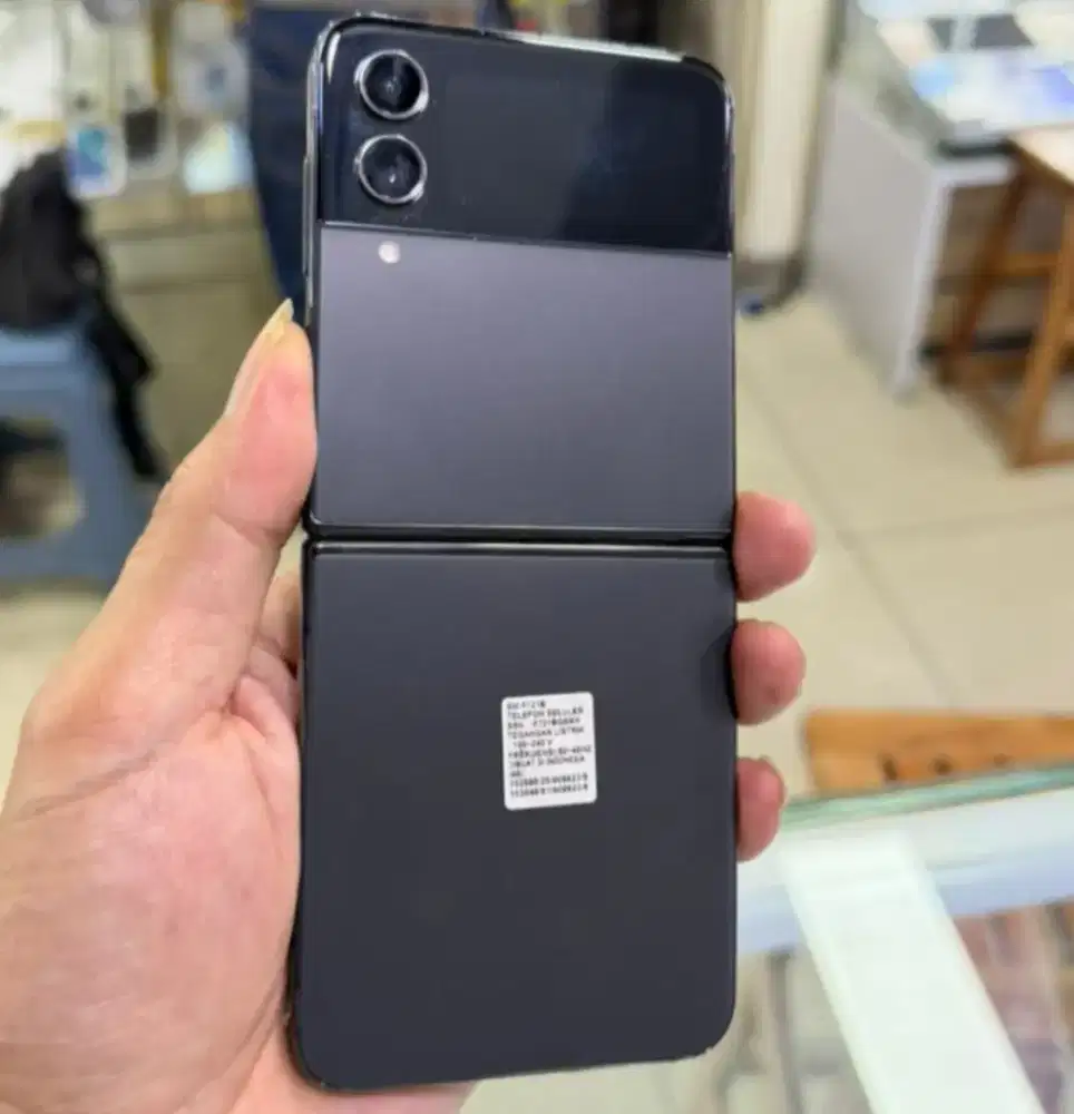 Samsung Galaxy Z Flip 4 5G 512GB Black LIKE NEW Fullset Ori NO MINUS