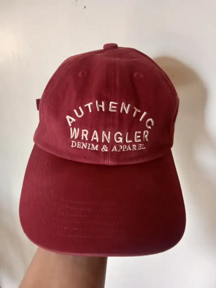 topi wrangler pria