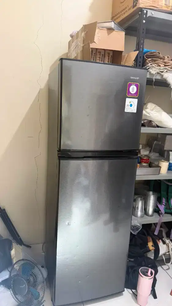 Dijual Cepat, Kulkas SHARP 2 Pintu