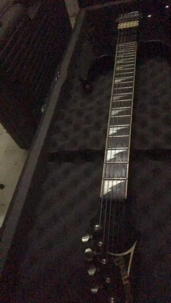 Gitar ibanez 550