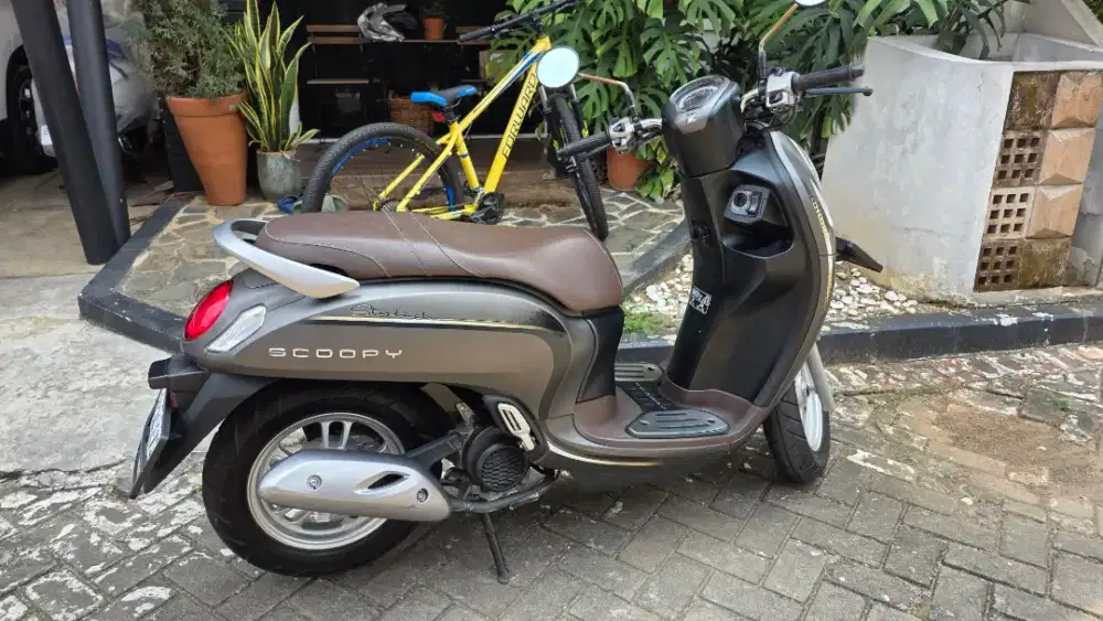 Dijual Scoopy LANGKA Stylish 2022 Coklat Brown VERY LOW KM Kesayangan