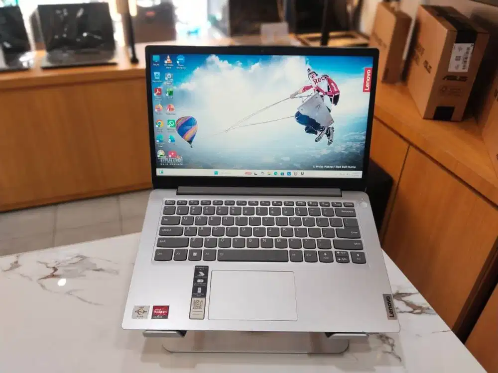 LENOVO IDEAPAD SLIM 1 14AMN7 AMD ATHLON SILVER 7120U/RAM 8GB/SSD 256GB