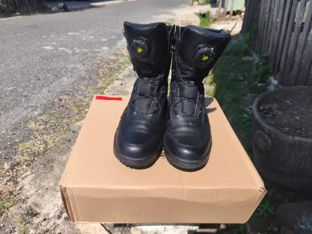 Sepatu PDL UK 42