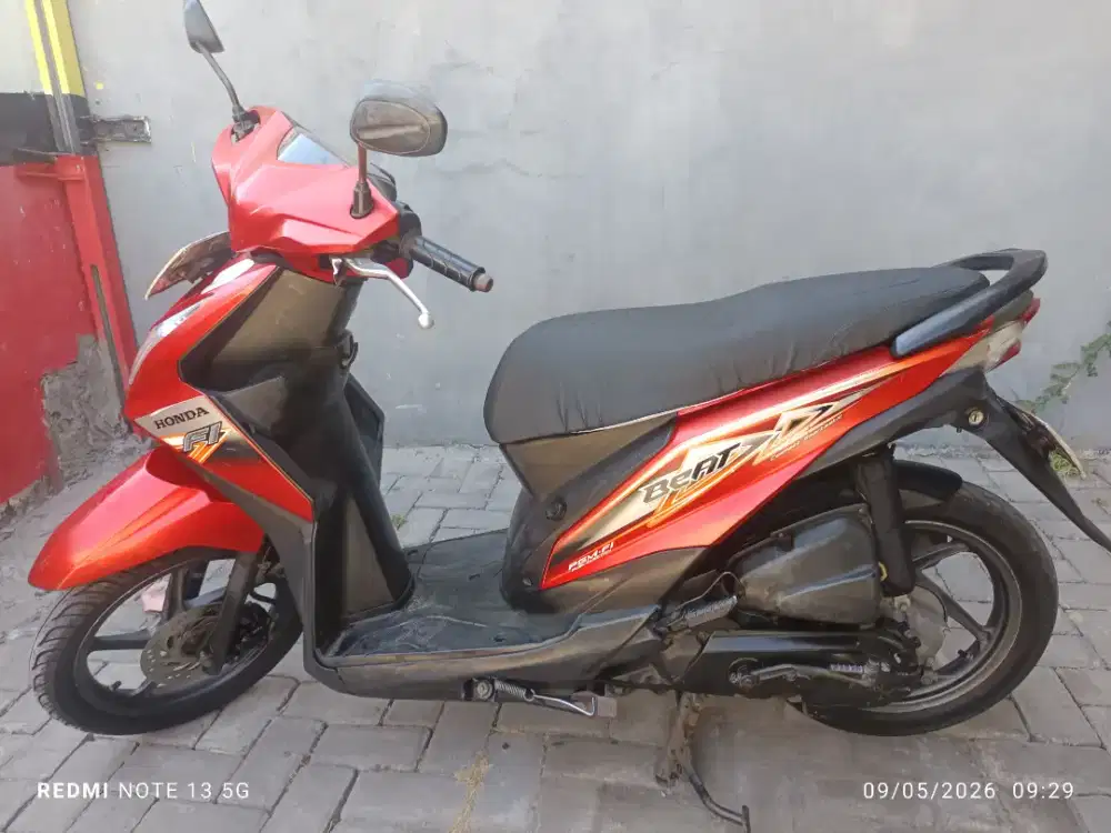 Dijual cepat Honda Beat 2013 orisinil kondisi ok milik sendiri