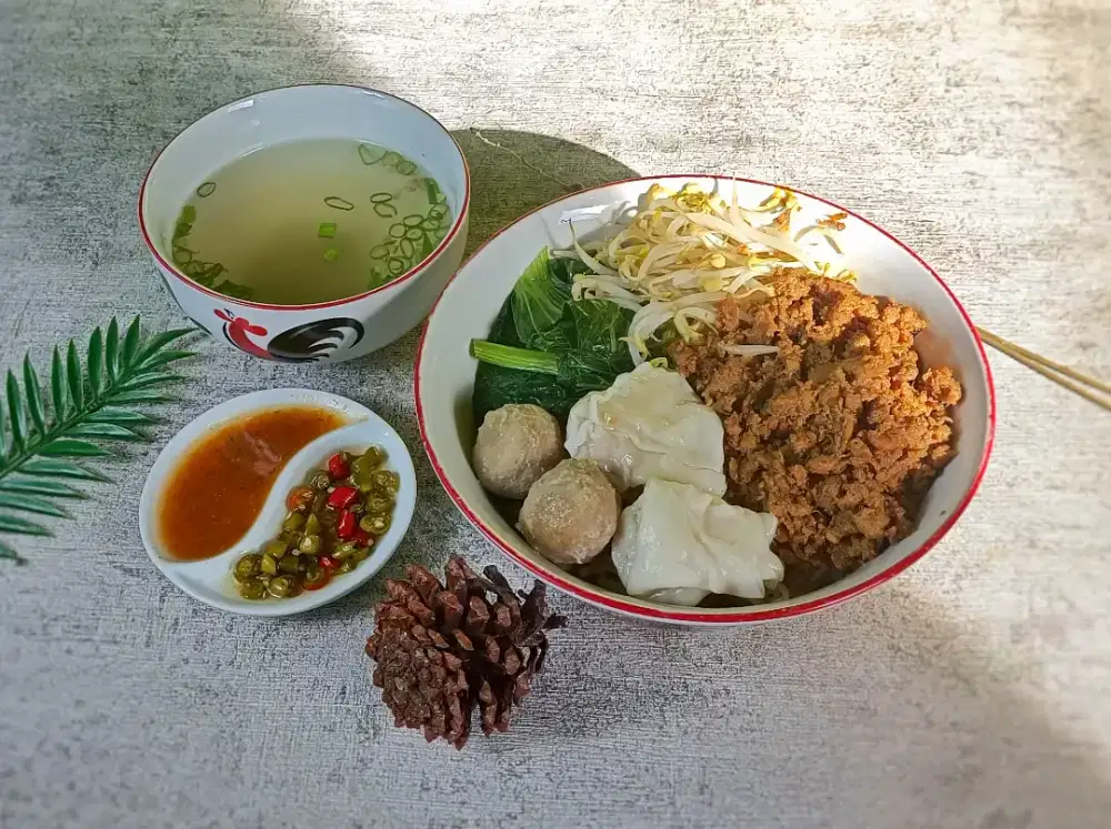 Dibutuhkan tukang masak mie ayam