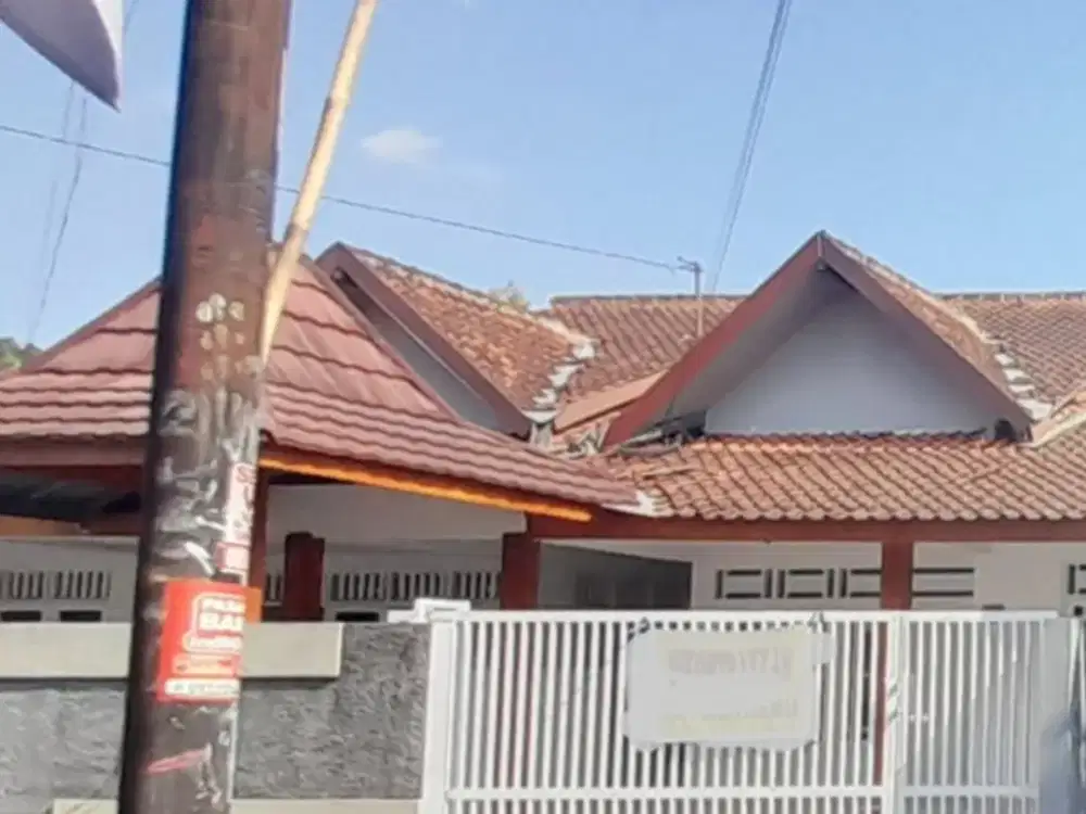 Rumah dikontrakkan halaman Luas 3 kamar tidur Jalan Sinduadi