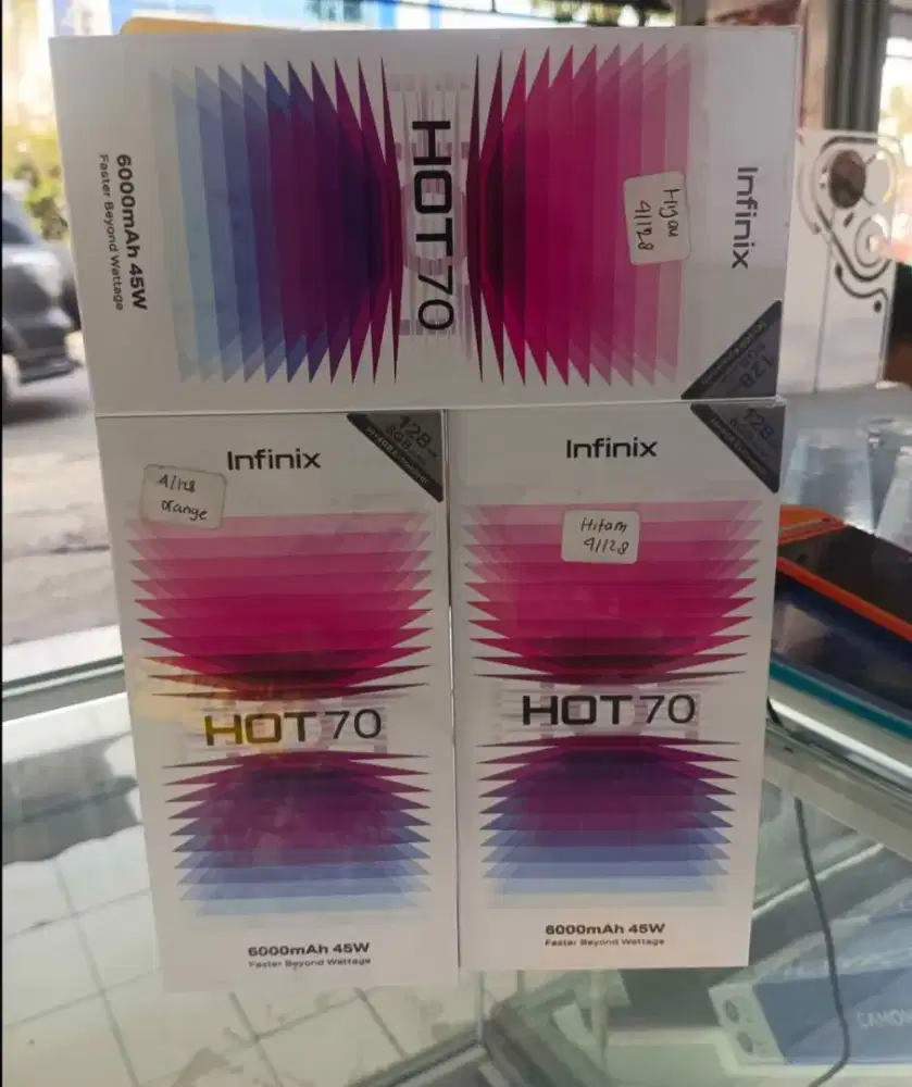 Infinix Hot70 segelbox resmi