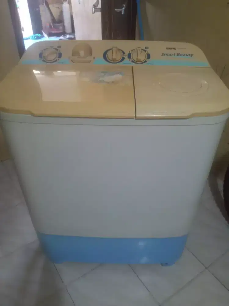 Mesin cuci Sanyo