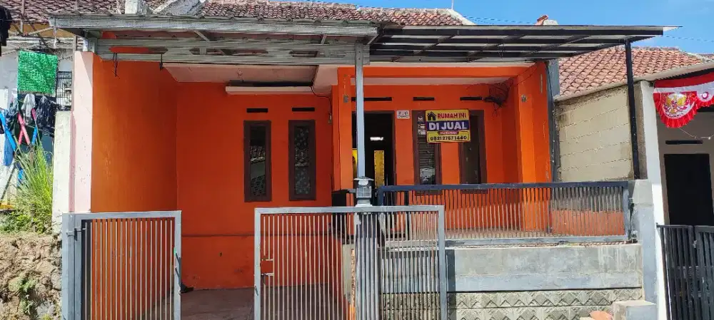 Dijual rumah perum