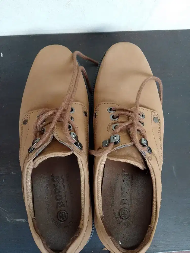 Sepatu sneaker Kulit kasual Pria