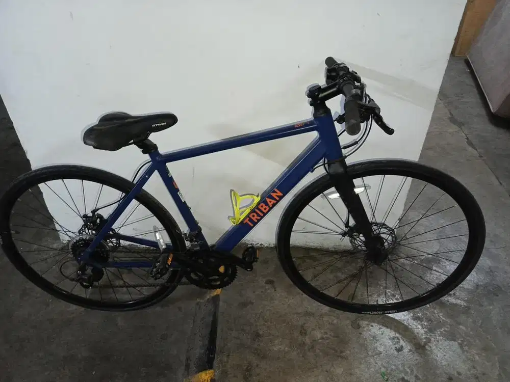 Triban RC 120 Flat Bar Disc Brake Road Bike