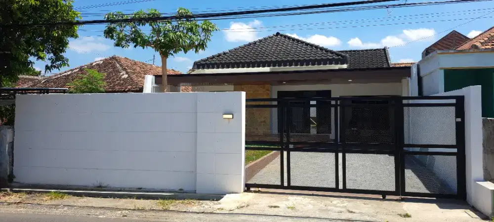 RUMAH JALAN RINJANI