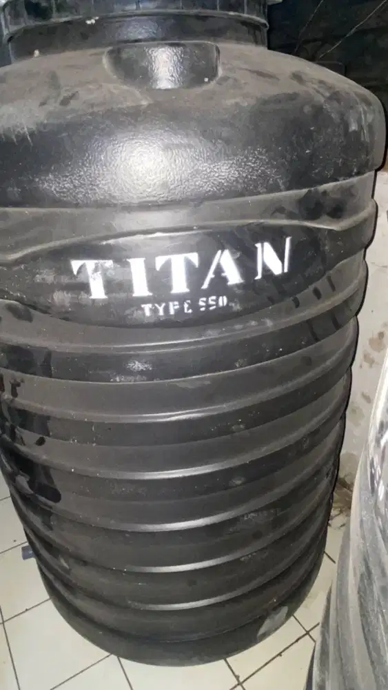 Toren Air Titan 550 Liter Warna Hitam Tidak Berbau