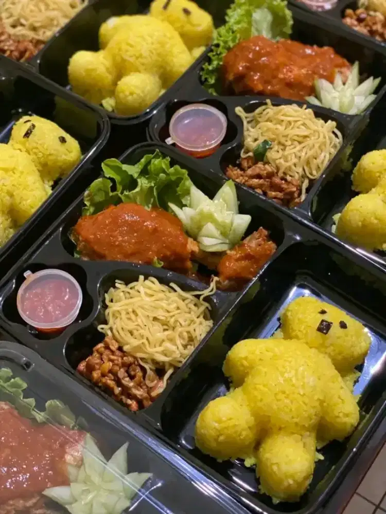 Sedia paket nasi box acara nikahan ultah syukuran jumat berkah dll