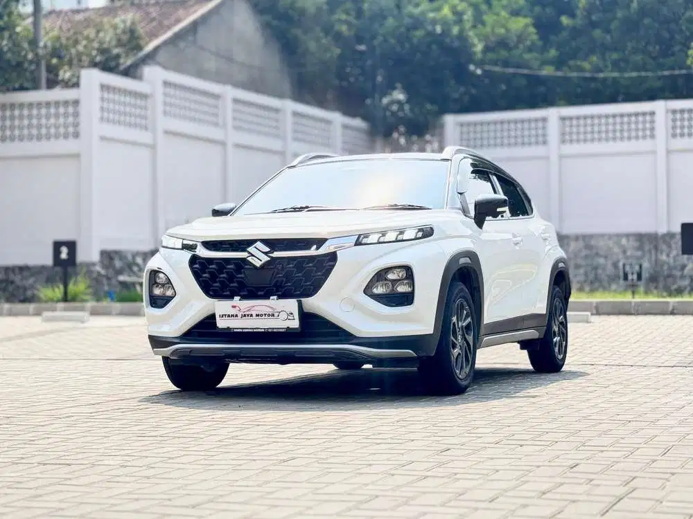 Suzuki FRONX 1.5 SGX AT 2025 - PUTIH