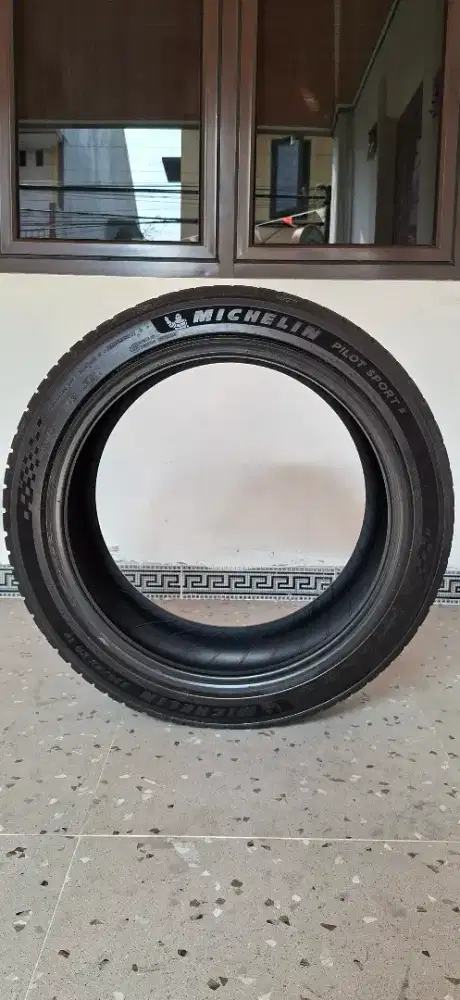 Dijual: Ban Michelin Pilot Sport5 235/45/R19