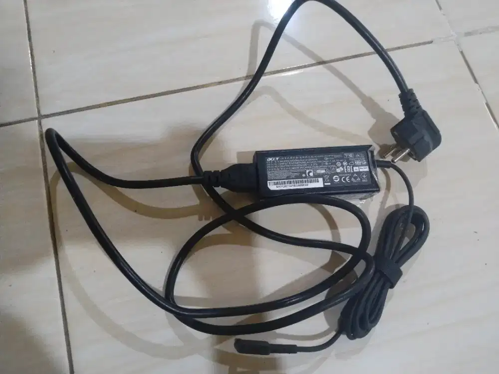 DIJUAL ORIGINAL CHARGER LAPTOP ACER