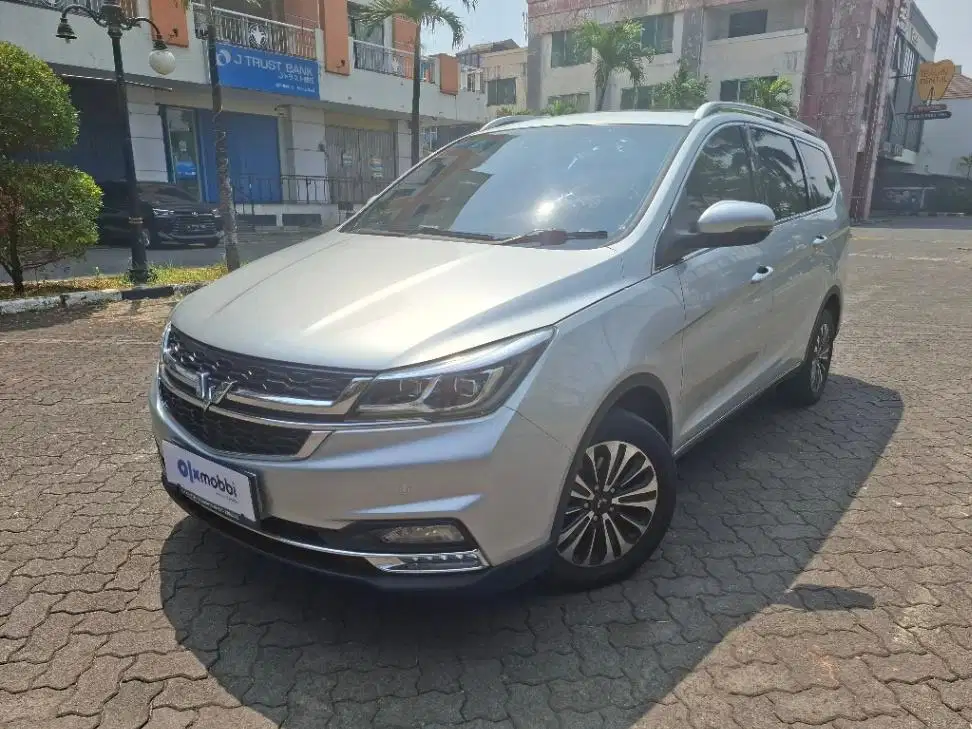 Garansi 1 Th - Wuling Cortez 1.5 LT Lux Plus Bensin AT 2022 Silver