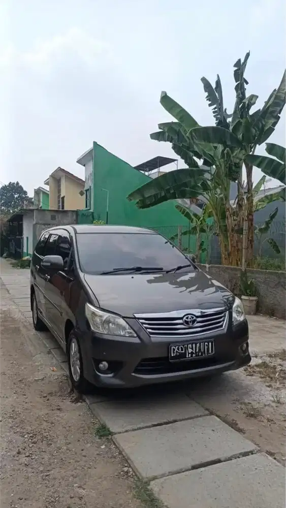 Kijang Innova V 2.0 M/T 2012