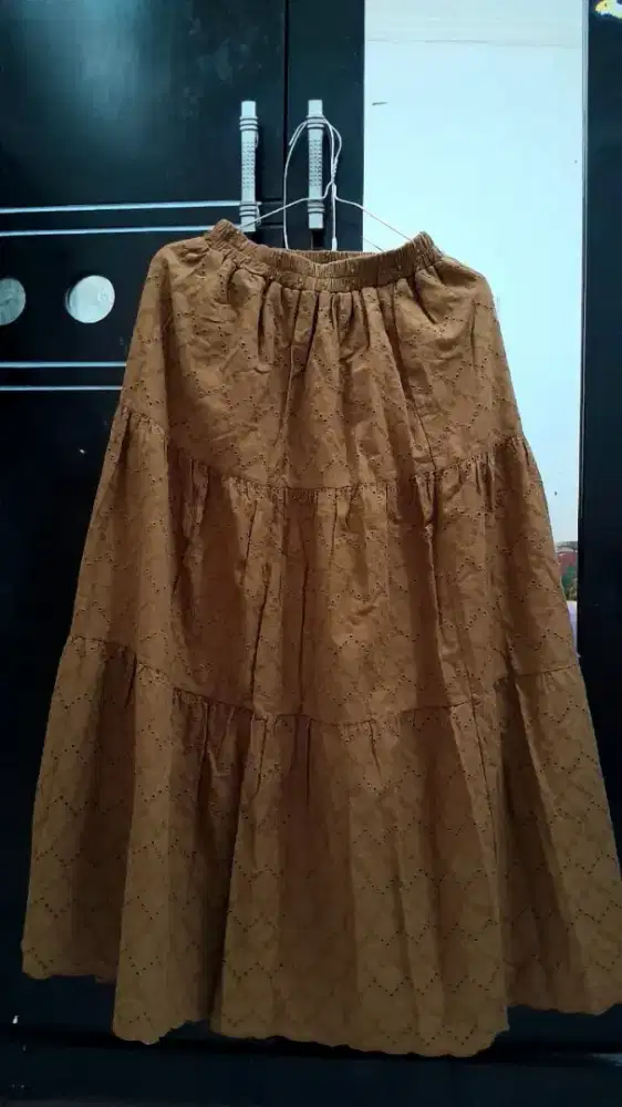 Rok Cokelat Polos Preloved